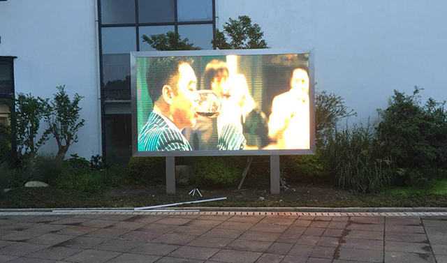 江蘇無錫協(xié)和學(xué)校P6戶外高清LED顯示屏項目由上海智彩科技設(shè)計、安裝